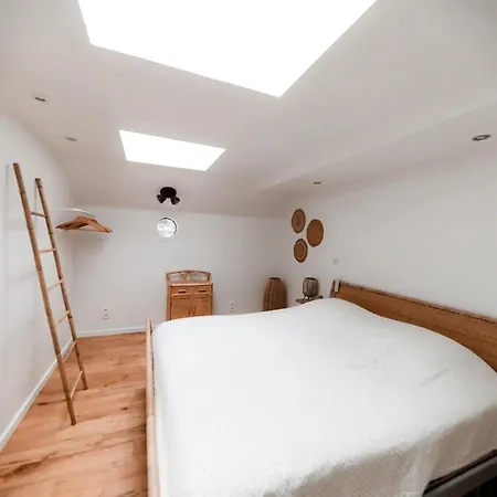 Úszó hotel Perle ! Peniche Complete Pour 8 Sur La Meuse, Region Namur *