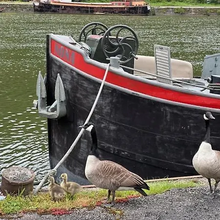 Πλωτό κατάλυμα Perle ! Peniche Complete Pour 8 Sur La Meuse, Region Namur *