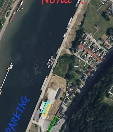 Πλωτό κατάλυμα Perle ! Peniche Complete Pour 8 Sur La Meuse, Region Namur