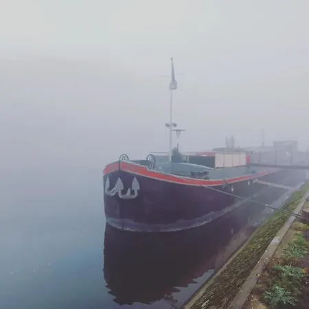 Perle ! Peniche Complete Pour 8 Sur La Meuse, Region Namur Úszó hotel *